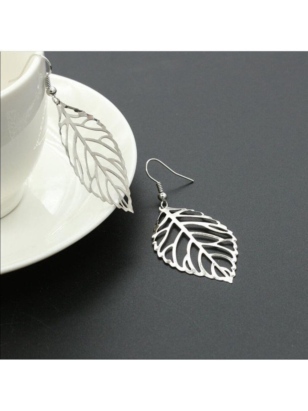 Moir leaf boutique metal hanging earrings NWT - Picture 2 of 2